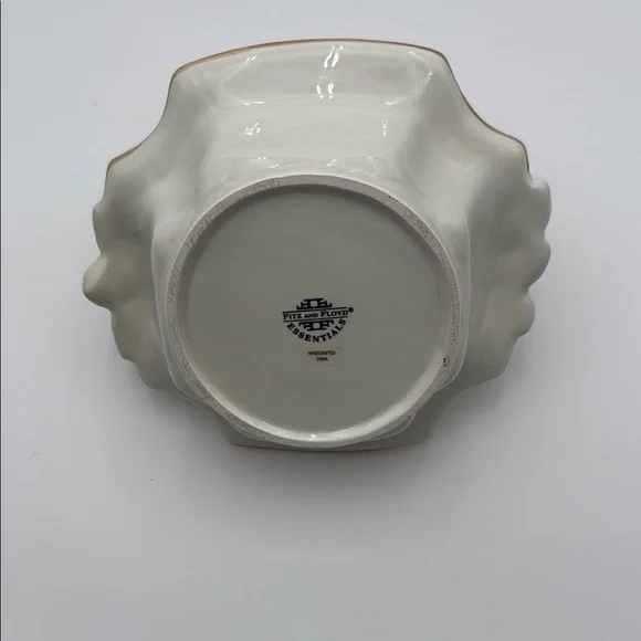 FITZ AND FLOYD ESSENTIALS BOTANICAL BUNNY BASKET WITH HANDLE - Picture 10 of 16